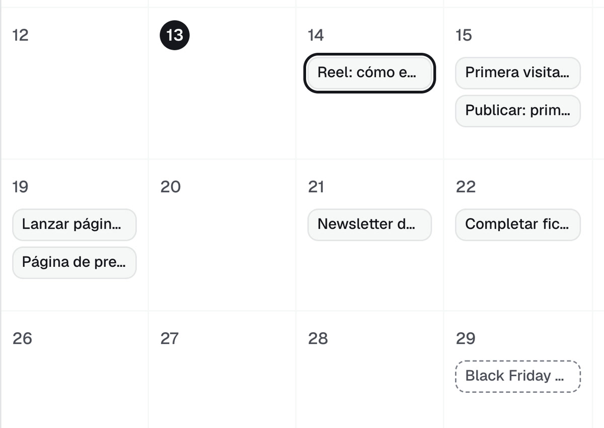 El calendario de octubre de NX Growth con publicaciones, tareas y una campaña propuesta por la IA.
